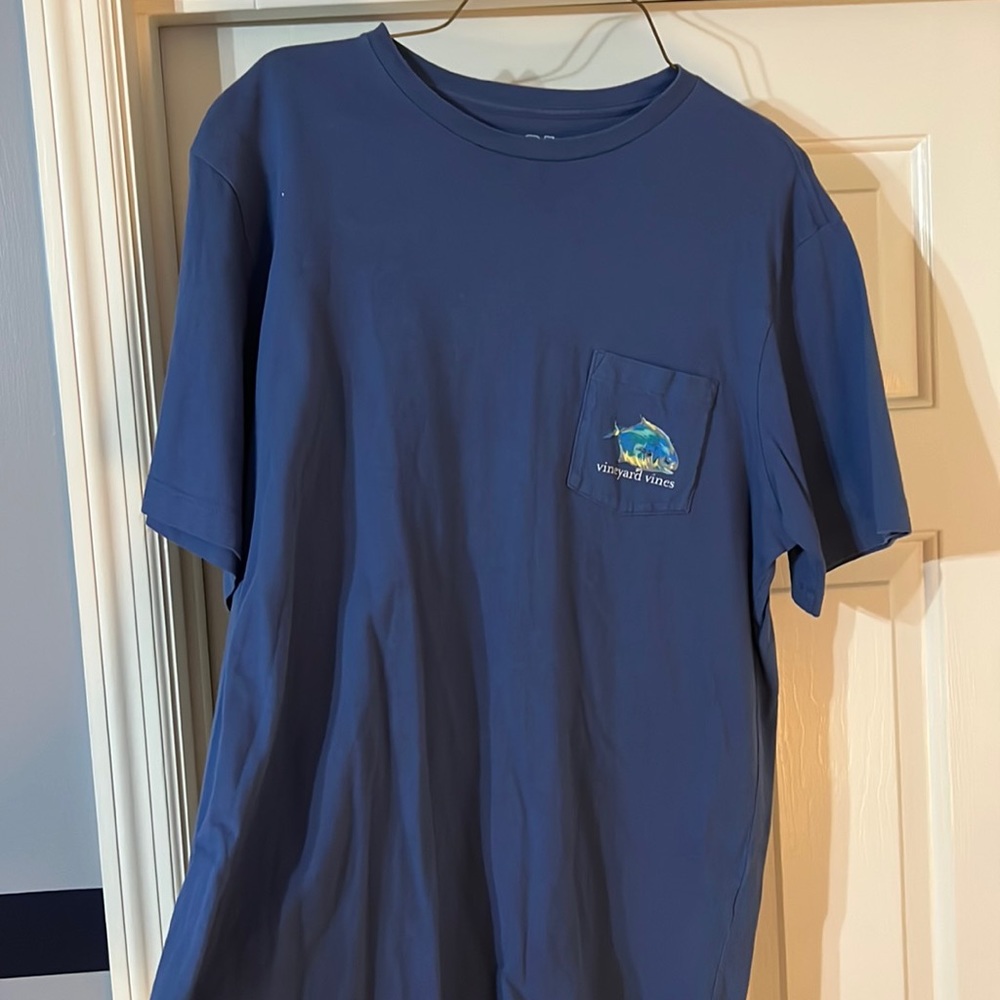 Vineyard Vines t shirt